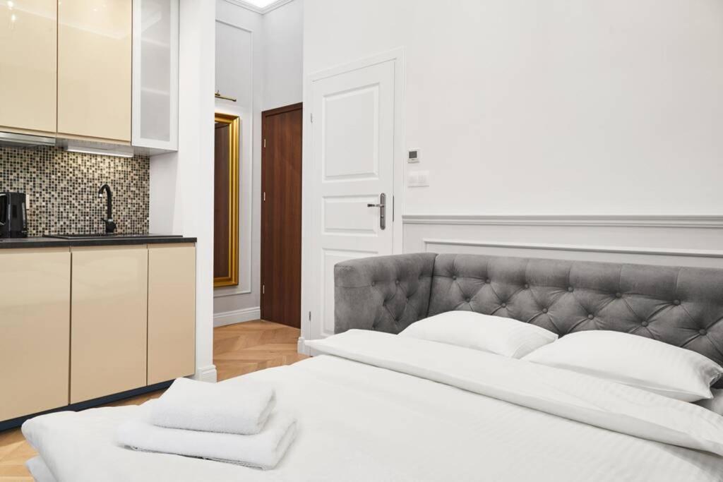 Househost Apartment I: Studencka Street Kraków Eksteriør billede